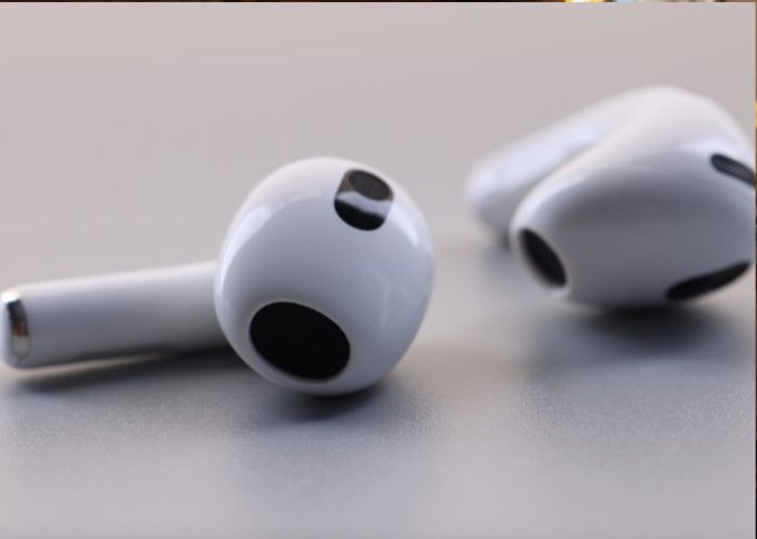 Douszne słuchawki bezprzewodowe AirPods